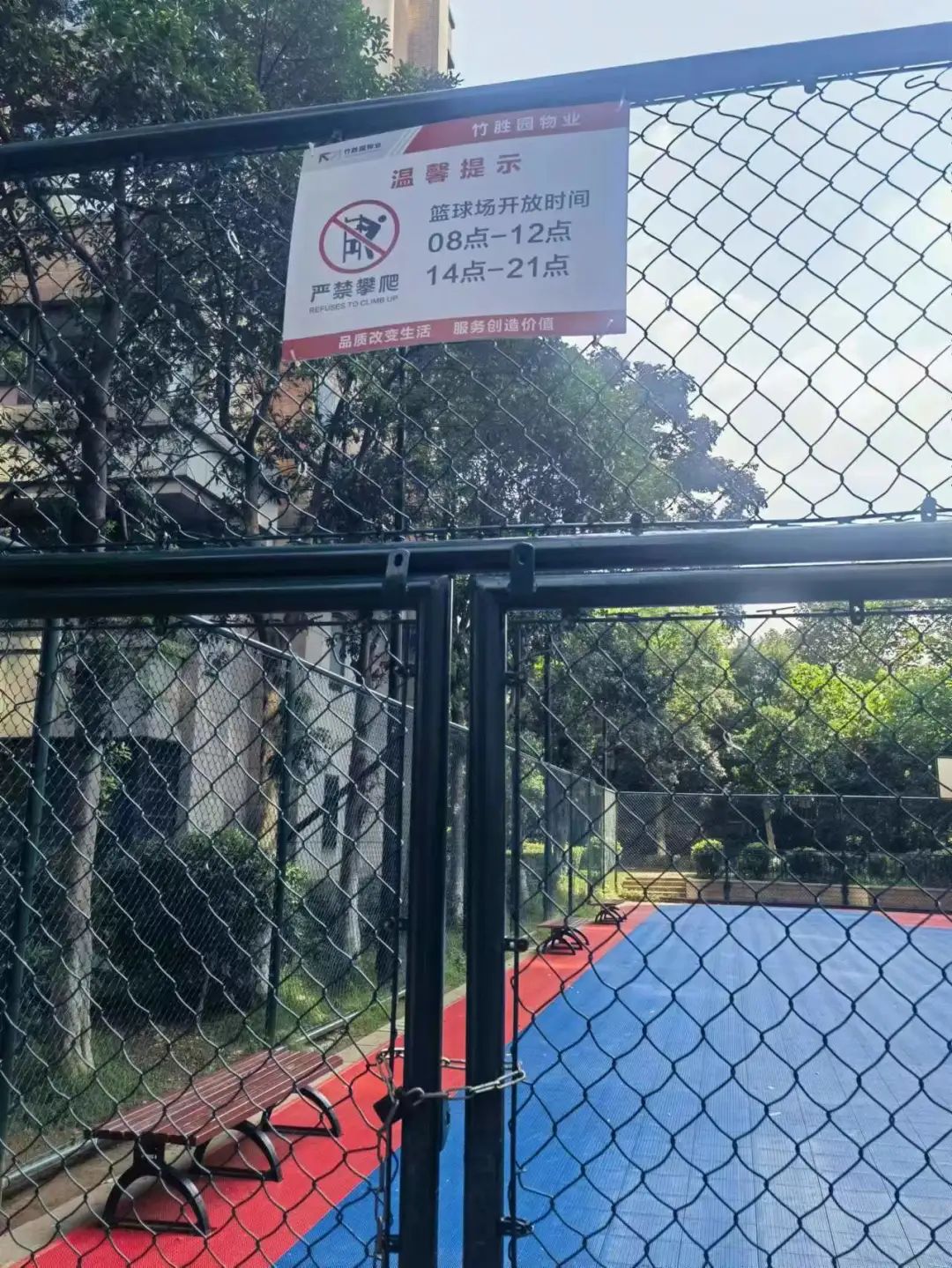 DƬ